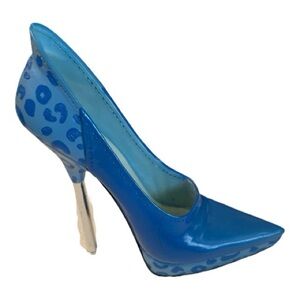 Raine Just the Right Shoe Figurine, Maneater, Electric Blue w/Silver Stiletto.